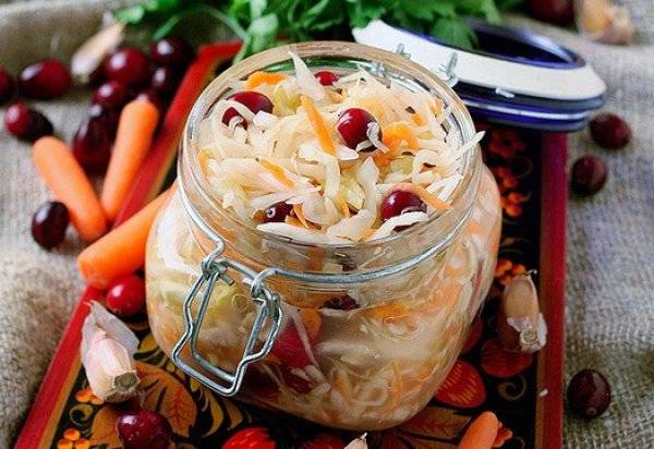 Cabbage pickled with cranberries for the winter