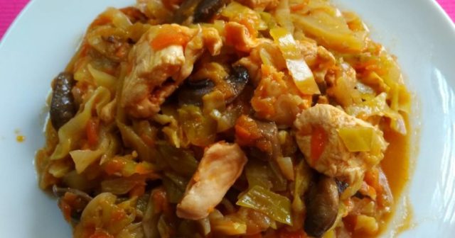 Cabbage stewed with oyster mushrooms: step by step cooking recipes