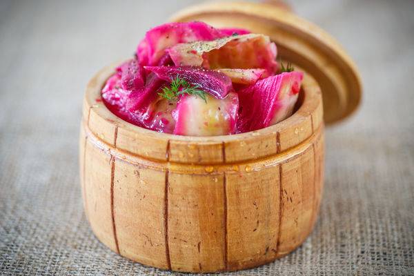 Cabbage with beets marinated for the winter