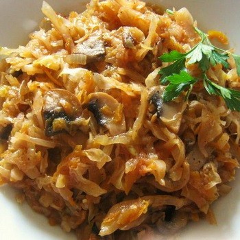 Cabbage with meat and mushrooms: delicious recipes