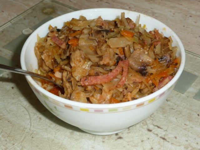 Cabbage with porcini mushrooms: cooking recipes