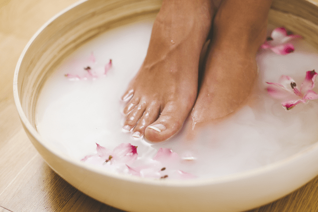 Calluses &#8211; what do they look like? How are calluses different from corns? Home remedies for calluses