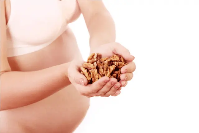 Can pregnant women eat walnuts