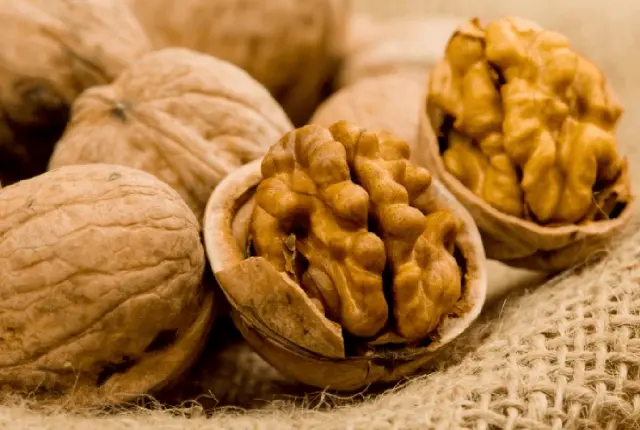 Can pregnant women eat walnuts