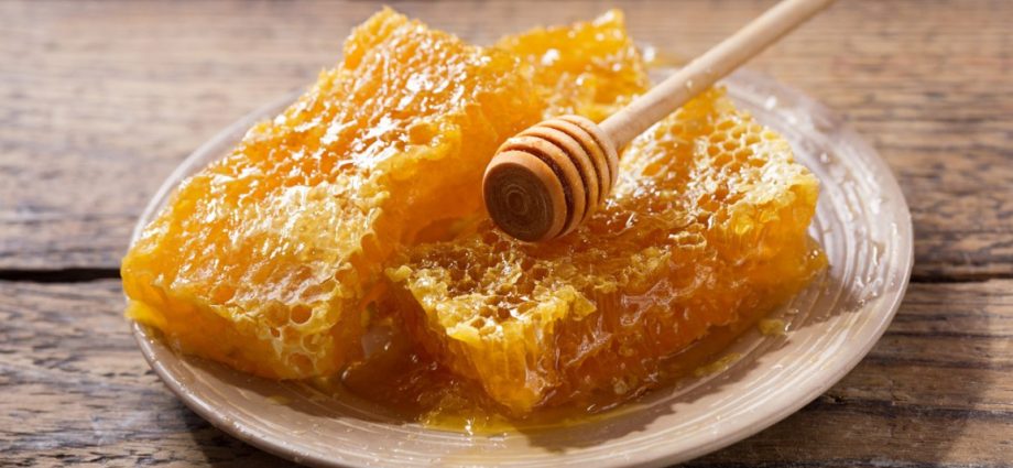 Can you eat honeycomb wax?