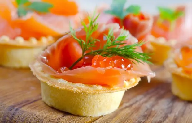 Canape with salmon on skewers and without: 17 recipes for original snacks with photos