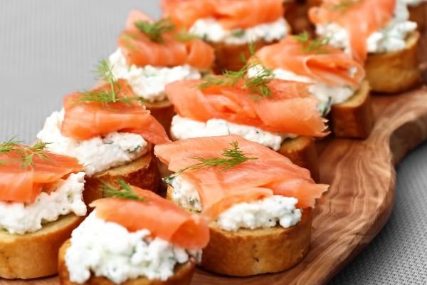 Canape with salmon on skewers and without: 17 recipes for original snacks with photos