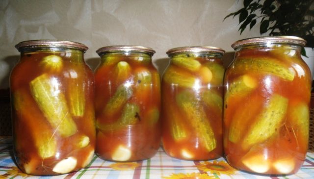 Canned cucumbers with chili ketchup for the winter: pickling and pickling recipes per liter jar