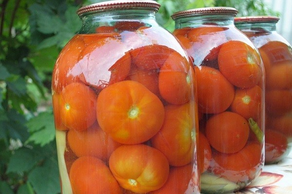 Canned tomatoes in apple juice without sterilization