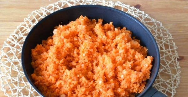 Caviar from carrots and onions for the winter