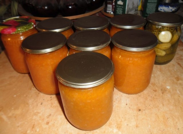 Caviar from carrots and onions for the winter