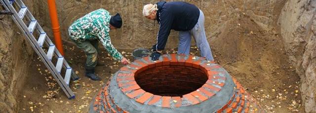 Cellar plastic round: how to do it yourself + photo