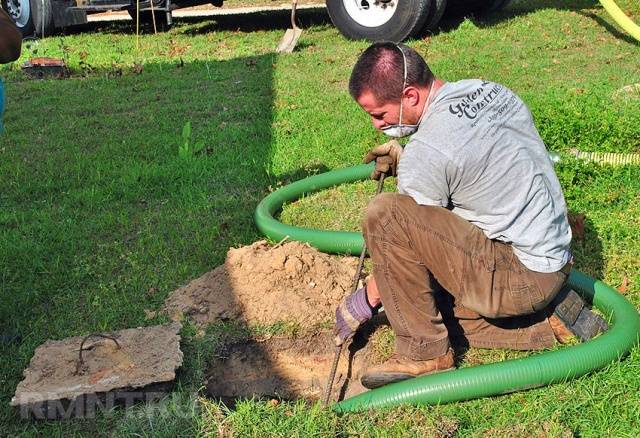 Cesspool for a toilet in the country with their own hands