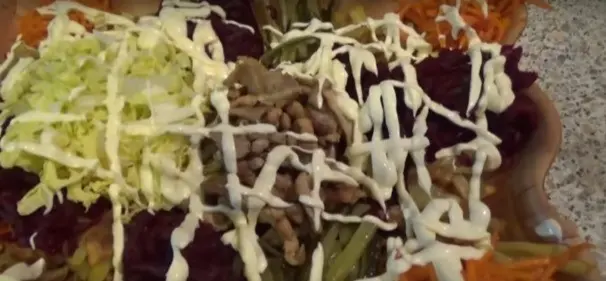 Chafan salad: a classic recipe with chicken, beef, vegetables