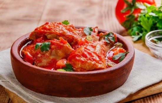 Chakhokhbili from chicken: recipes in a slow cooker