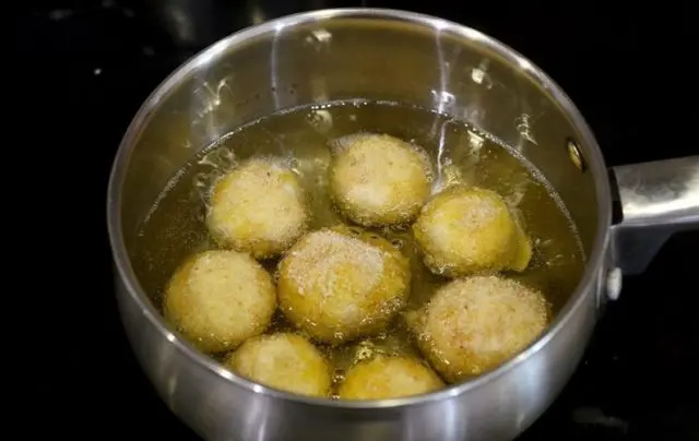 Champignon mushrooms in batter: how to cook in a pan and deep-fried, recipes with photos