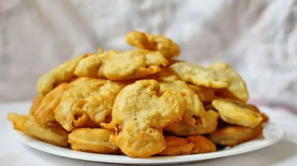 Champignon mushrooms in batter: how to cook in a pan and deep-fried, recipes with photos