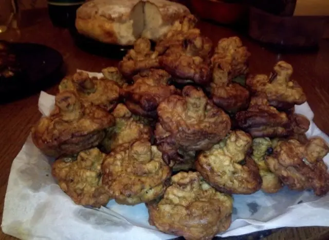 Champignon mushrooms in batter: how to cook in a pan and deep-fried, recipes with photos