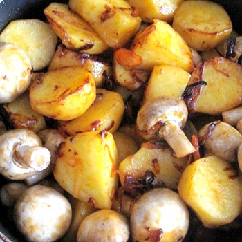 Champignons with potatoes: delicious recipes