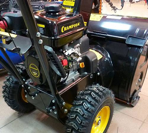 Champion st656 petrol snow blower