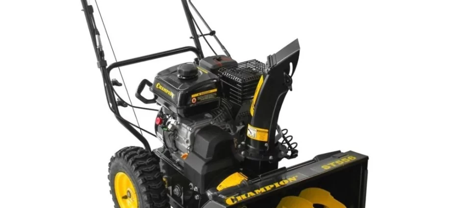 Champion st656 petrol snow blower