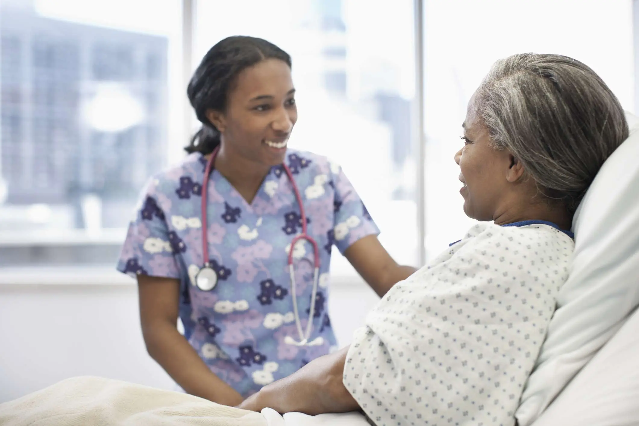 Changing a bedridden person &#8211; how to do it safely?