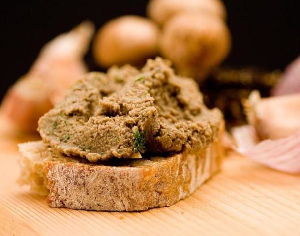 Chanterelle mushroom caviar: cooking recipes for the winter