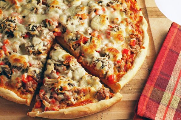 Chanterelle pizza: recipes with photos