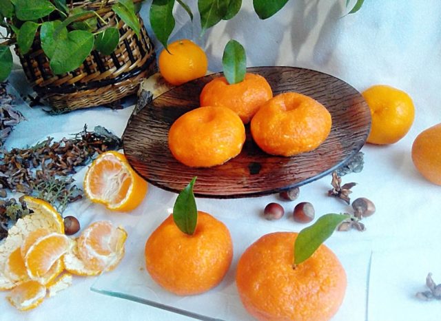 Cheese appetizer Tangerines: spicy, from carrots