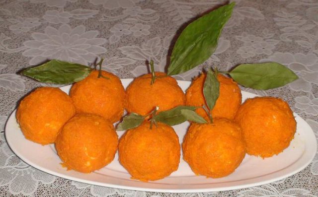 Cheese appetizer Tangerines: spicy, from carrots