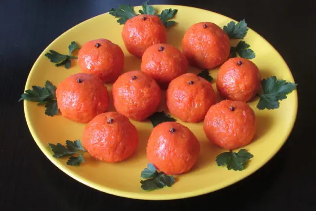 Cheese appetizer Tangerines: spicy, from carrots