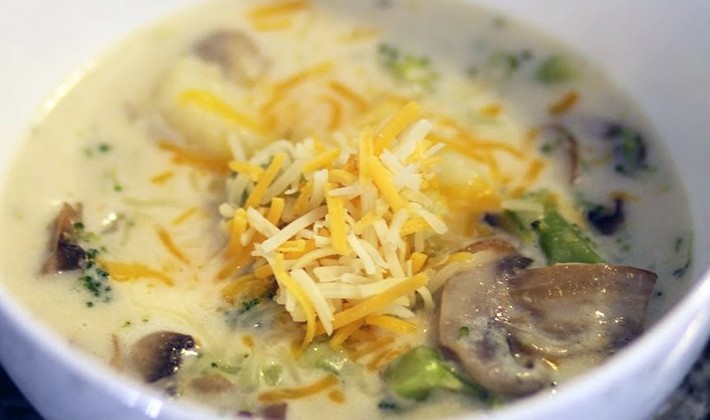 Cheese soups with champignons: first course recipes