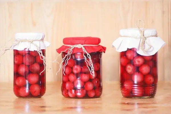 Cherries in syrup for the winter