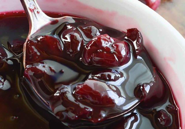 Cherries in syrup for the winter: without sterilization, for cake, pitted and with pits