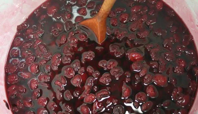 Cherries in syrup for the winter: without sterilization, for cake, pitted and with pits