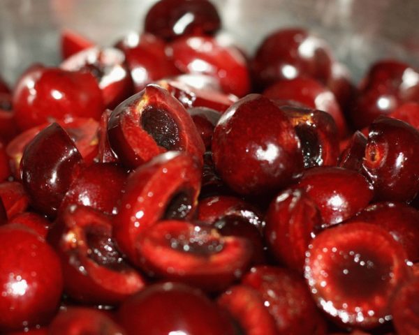 Cherry and sweet cherry jam: recipes for the winter