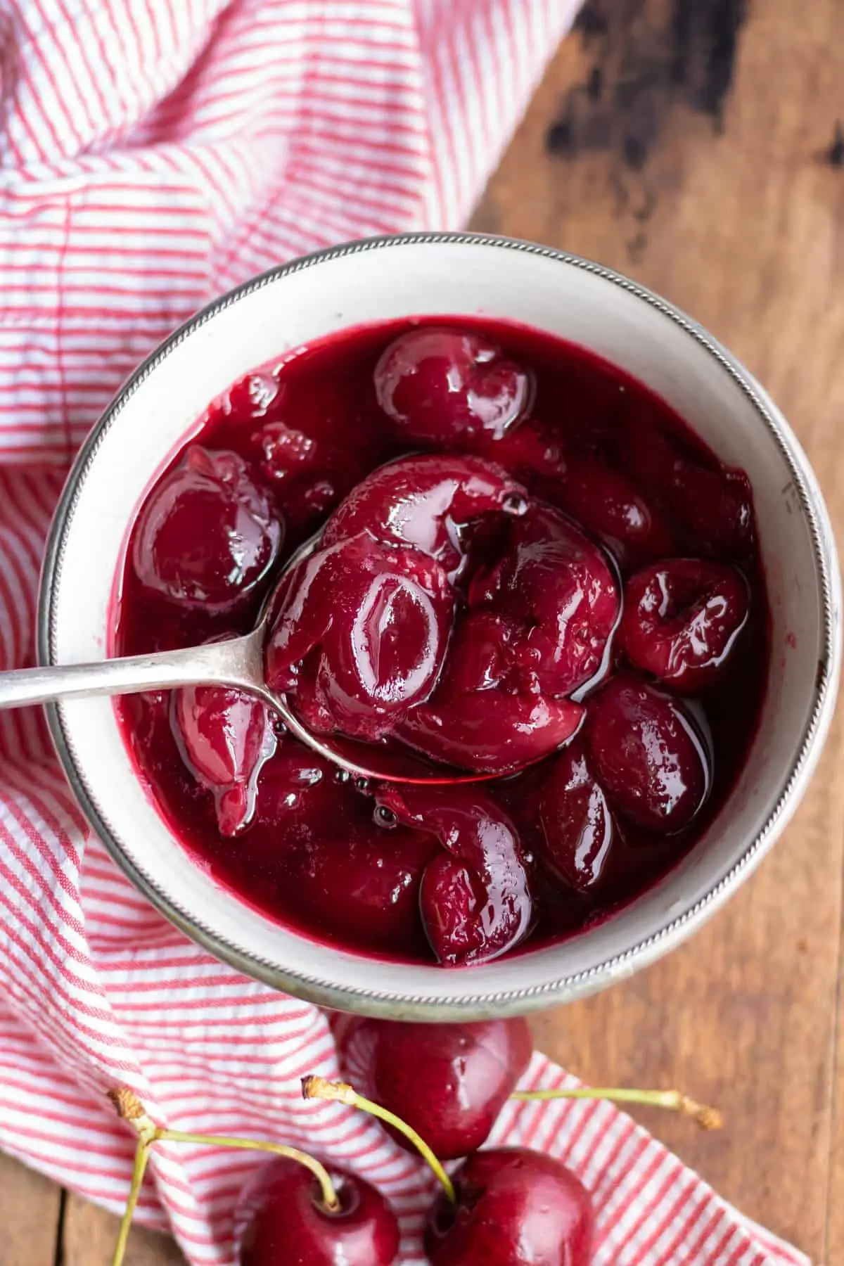 Cherry compote: how to cook from frozen and fresh berries, recipes for cooking in a saucepan, preservation of a cherry drink