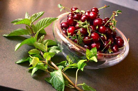 Cherry compote: recipes for the winter in jars