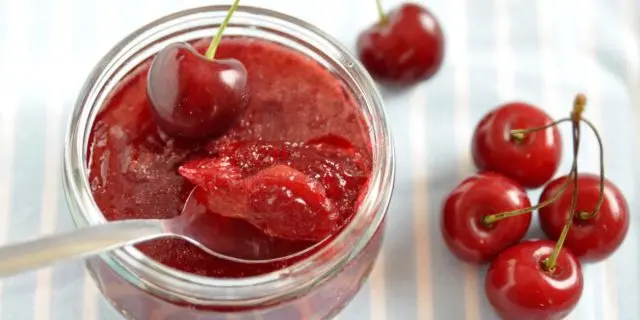 Cherry confit (confiture): recipes for cake, for cupcakes from fresh and frozen berries