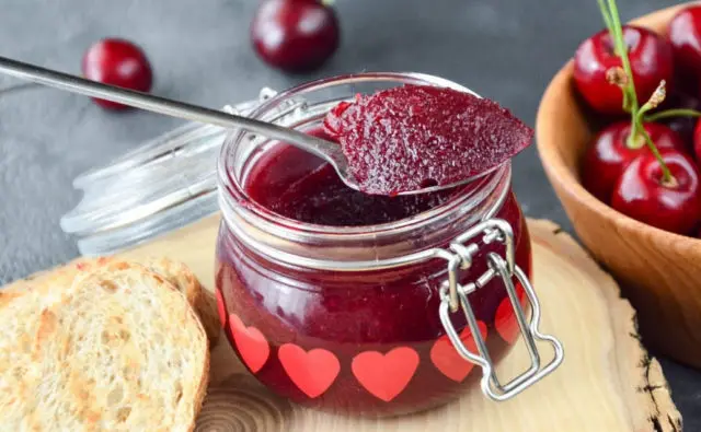 Cherry confit (confiture): recipes for cake, for cupcakes from fresh and frozen berries