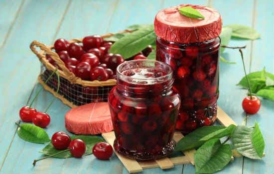 Cherry confiture and jelly