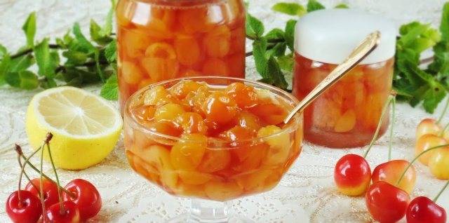 Cherry confiture and jelly