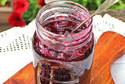 Cherry confiture and jelly