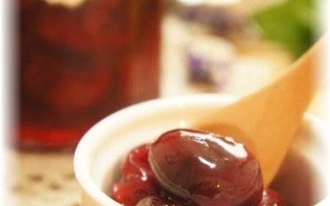 Cherry confiture and jelly