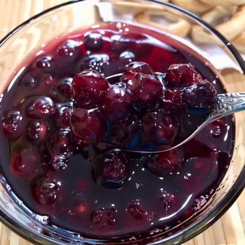 Cherry Five Minute (5-minute) with pits: quick and tasty jam recipes