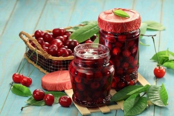 Cherry jam for the winter with a bone: recipes for cooking from fresh and frozen berries, benefits and harms