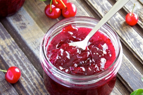 Cherry jam: recipes for the winter with gelatin