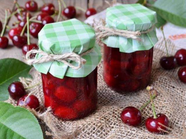 Cherry jelly for the winter with and without seeds