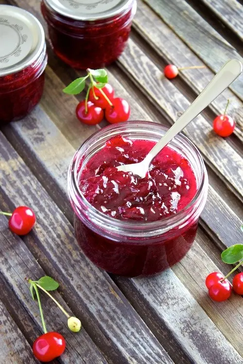 Cherry jelly for the winter with and without seeds