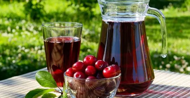 Cherry juice for the winter: simple recipes